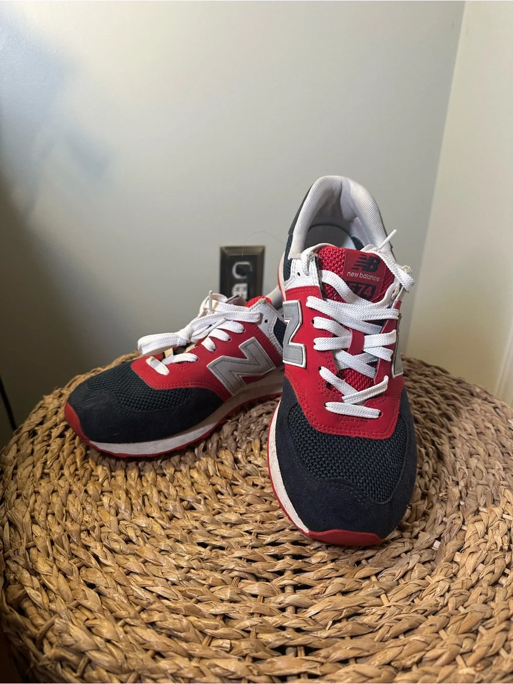New Balance 574 Men’s Sneakers Shoes Size 9.5 Red White Blue